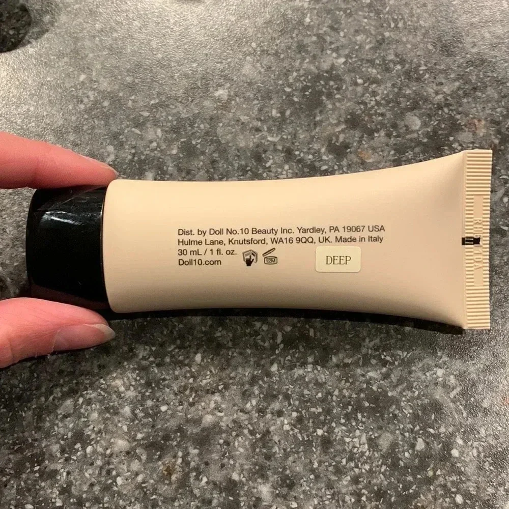 Doll 10 hydraGel foundation in deep